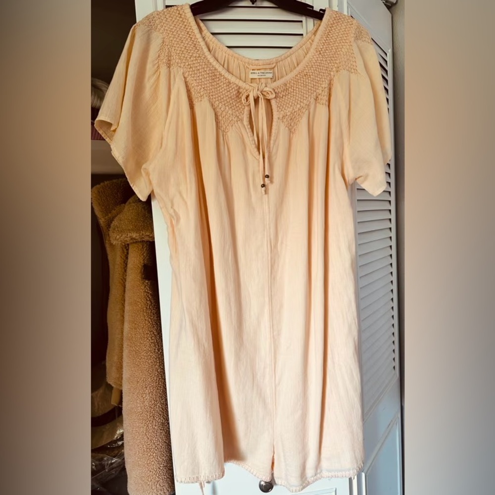 AMIRA SMOCK ROMPER - Picture 5 of 8